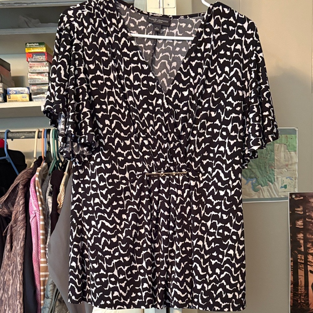 BOLD elements Monochrome Zigzag Blouse